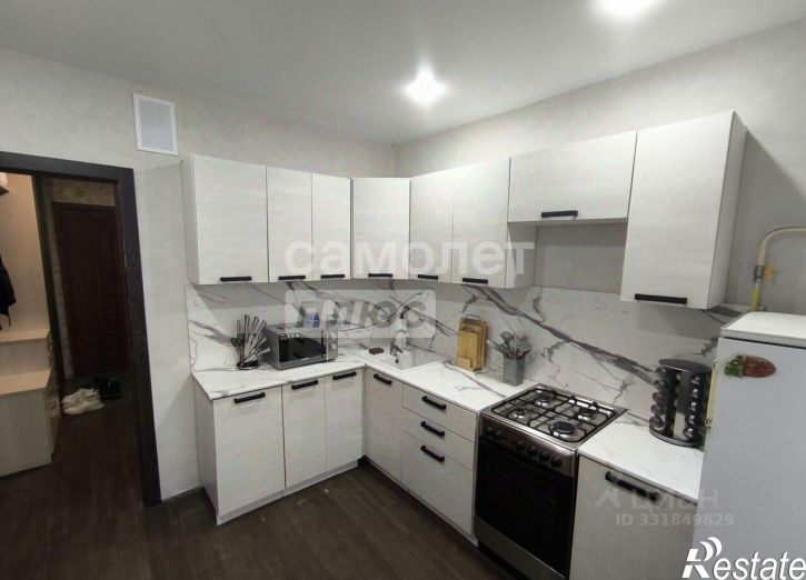 4-комн квартира пр-кт Победы, 118,  д. 118