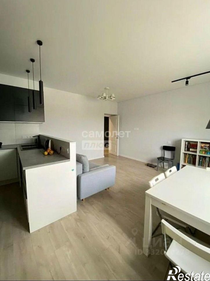 3-комн квартира ул Шерстобитова С.М., 22,  д. 22