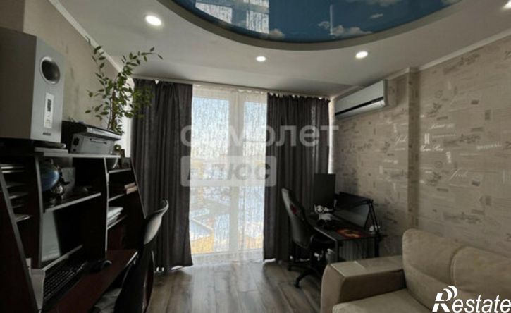 3-комн квартира ул Свиридова И.В., 10,  д. 10