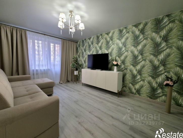 3-комн квартира ул Имени Шуминского С.Л., 8,  д. 8