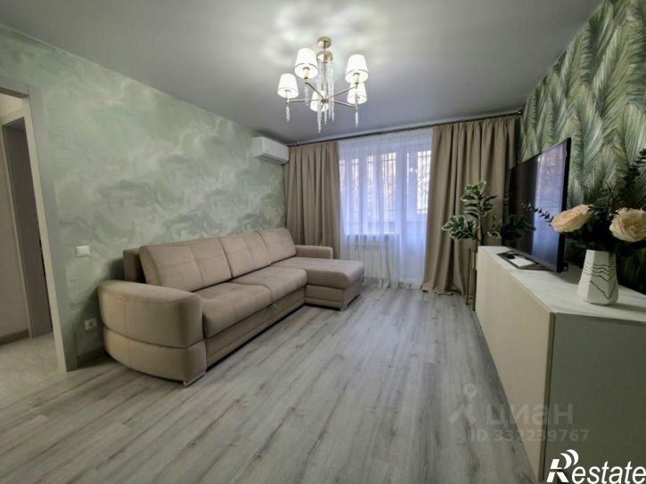 3-комн квартира ул Имени Шуминского С.Л., 8,  д. 8