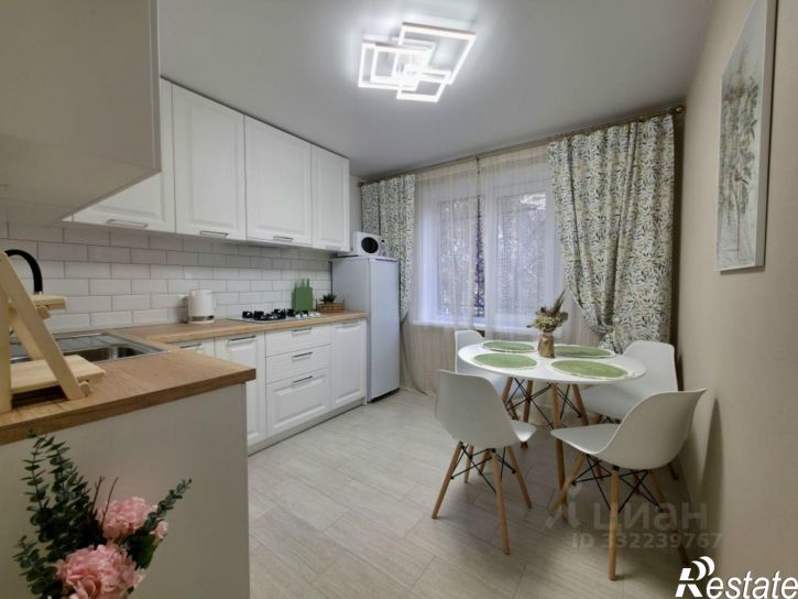 3-комн квартира ул Имени Шуминского С.Л., 8,  д. 8