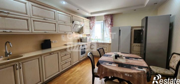 4-комн квартира пр-кт Победы, 20,  д. 20