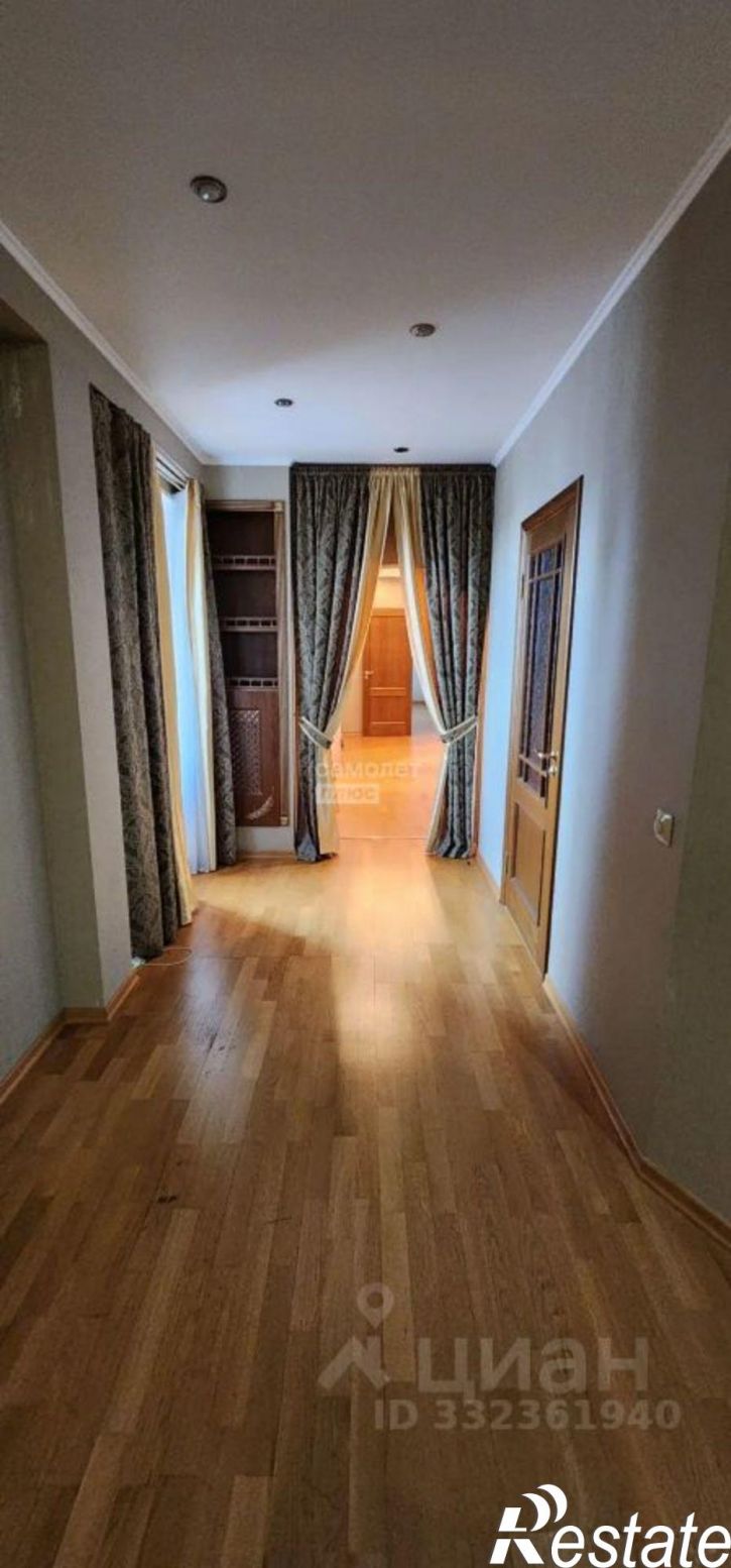 4-комн квартира пр-кт Победы, 20,  д. 20