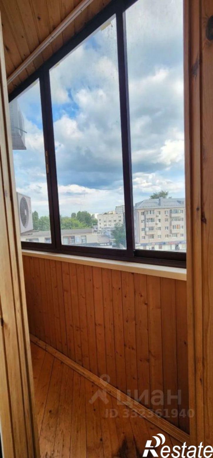 4-комн квартира пр-кт Победы, 20,  д. 20