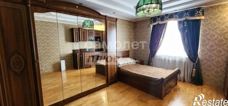 4-комн квартира пр-кт Победы, 20,  д. 20