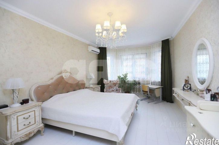 3-комн квартира ул Свиридова И.В., 17,  д. 17
