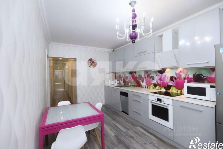 3-комн квартира ул Свиридова И.В., 17,  д. 17