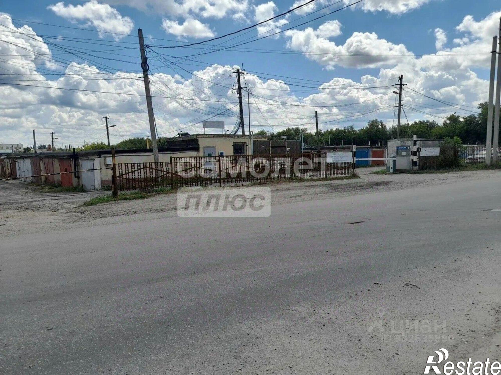 Купить гараж, место в паркинге за 452 466 рублей на ул Ударников, 26а