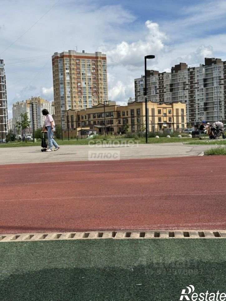 3-комн квартира ул Свиридова И.В., 12,  д. 12