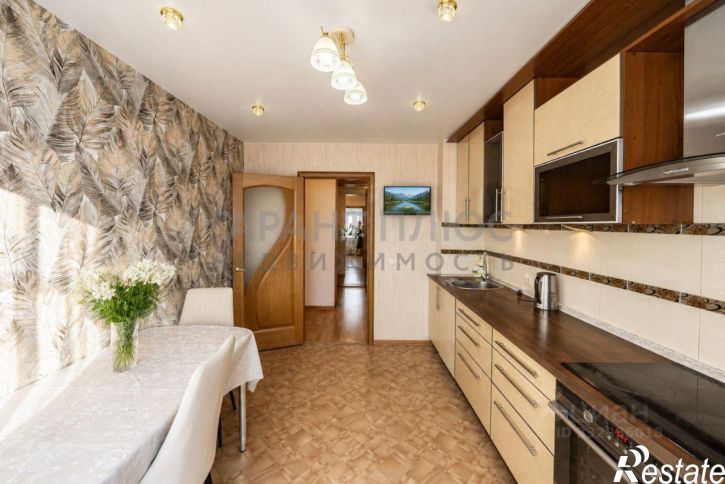 3-комн квартира ул Славянова Н.Г., 3,  д. 3