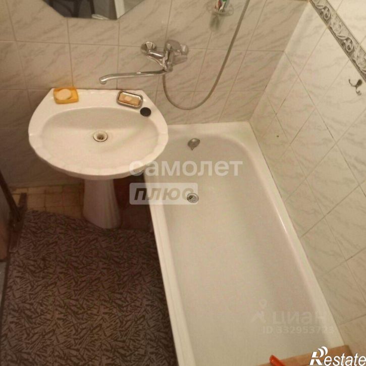 4-комн квартира мкр 15-й, 14,  д. 14