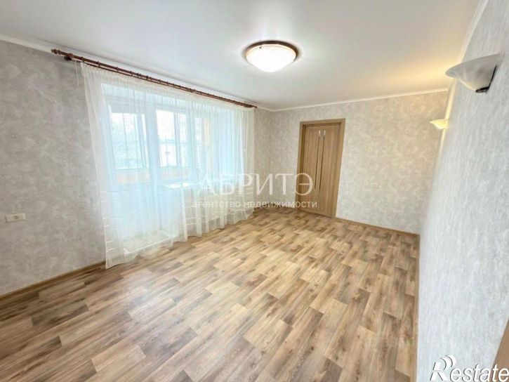 3-комн квартира ул Космонавтов, 23,  д. 23
