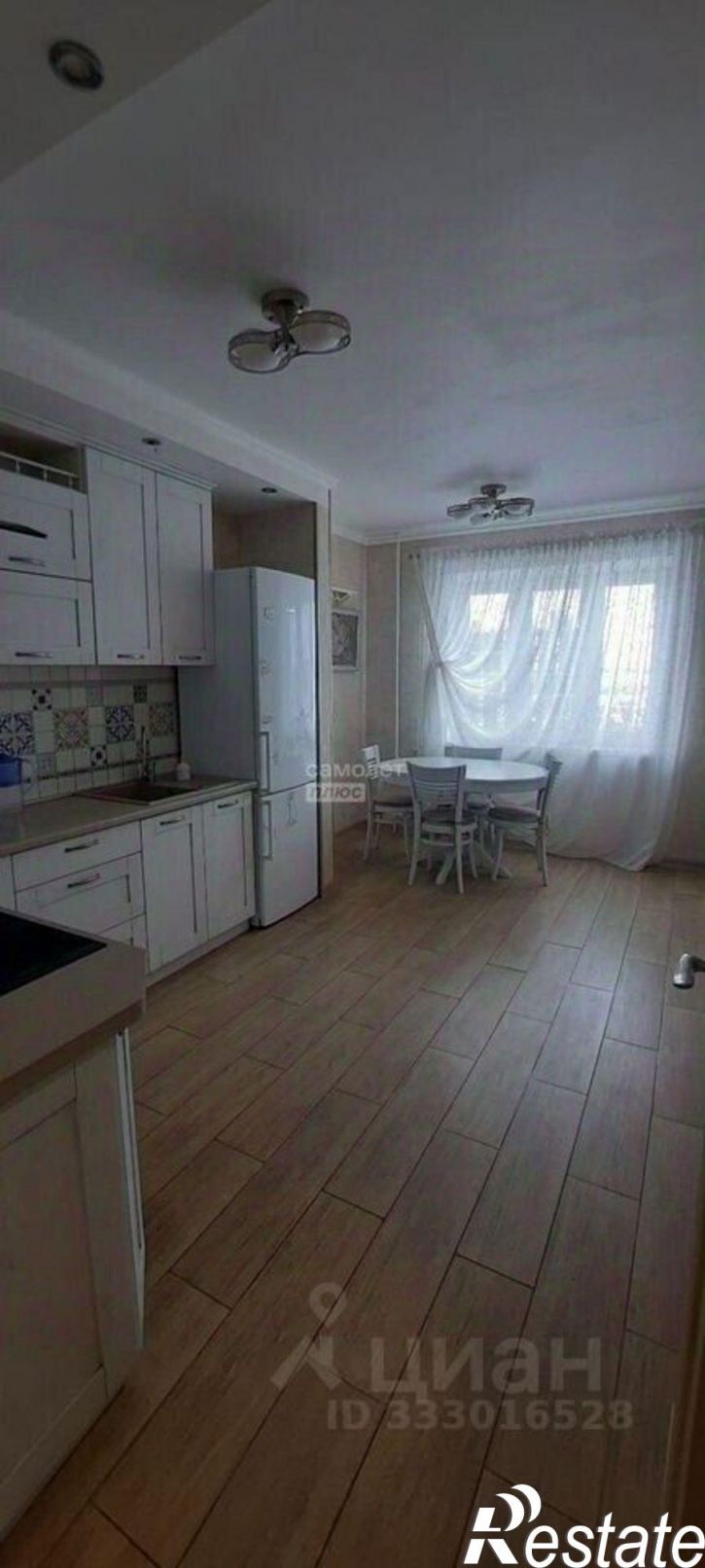 3-комн квартира ул Свиридова И.В., 2,  д. 2