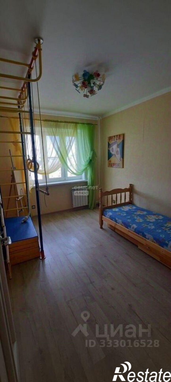 3-комн квартира ул Свиридова И.В., 2,  д. 2