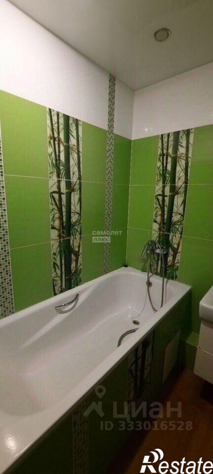 3-комн квартира ул Свиридова И.В., 2,  д. 2