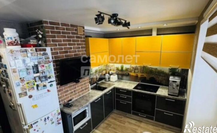 2-комн квартира улица Хренникова, 1,  д. 1