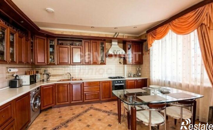 4-комн квартира улица Фрунзе, 11,  д. 11