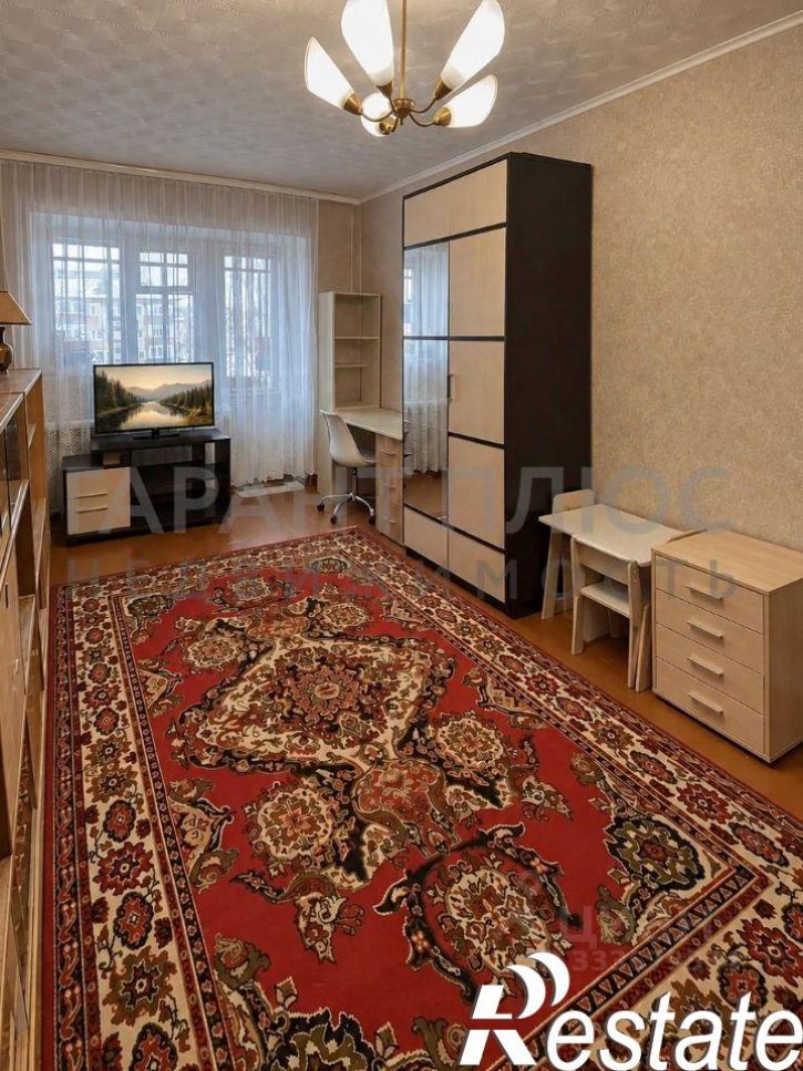2-комн квартира улица 40 лет Октября, 33Б,  д. 33Б