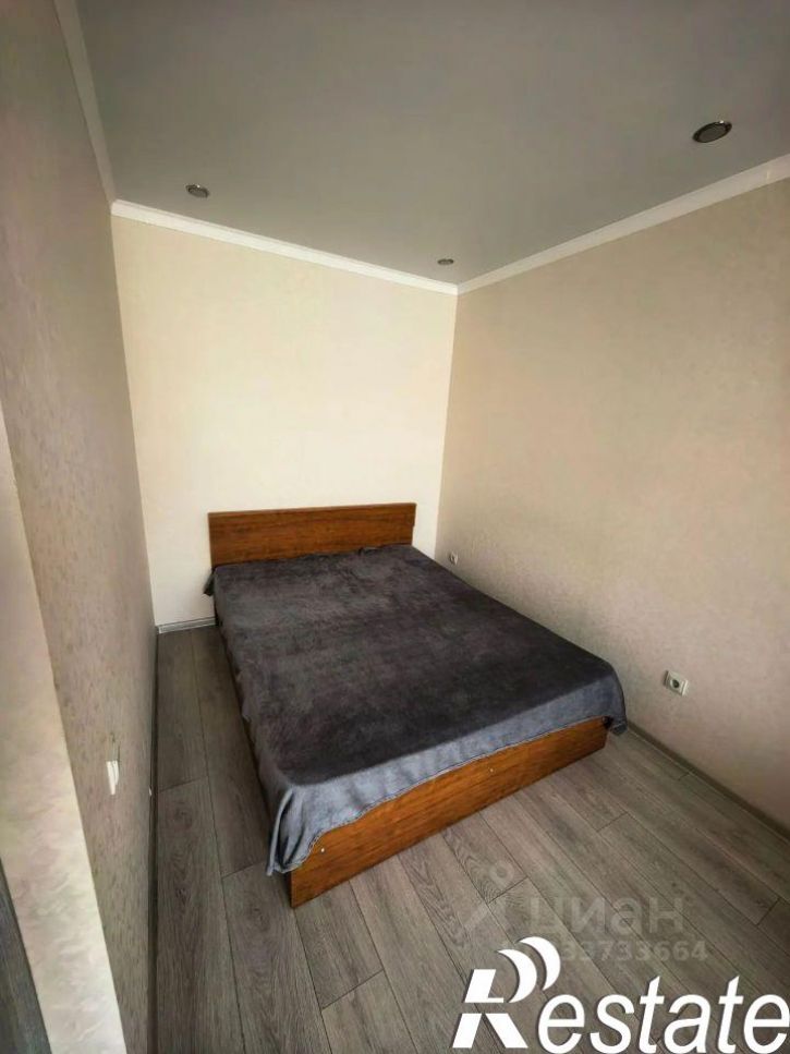 1-комн квартира улица Свиридова, 20 к2,  д. 20 к2