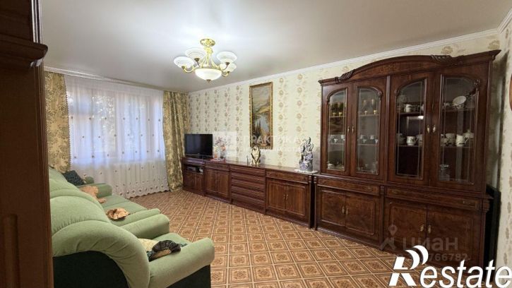 3-комн квартира улица Космонавтов, 10,  д. 10