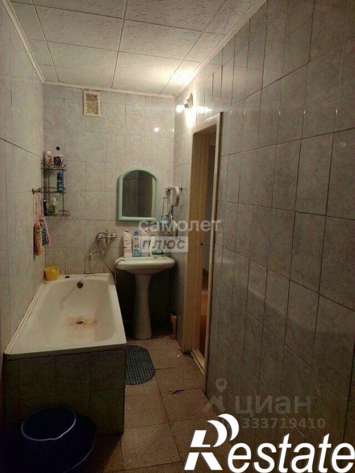 4-комн квартира улица Энергостроителей, 21,  д. 21