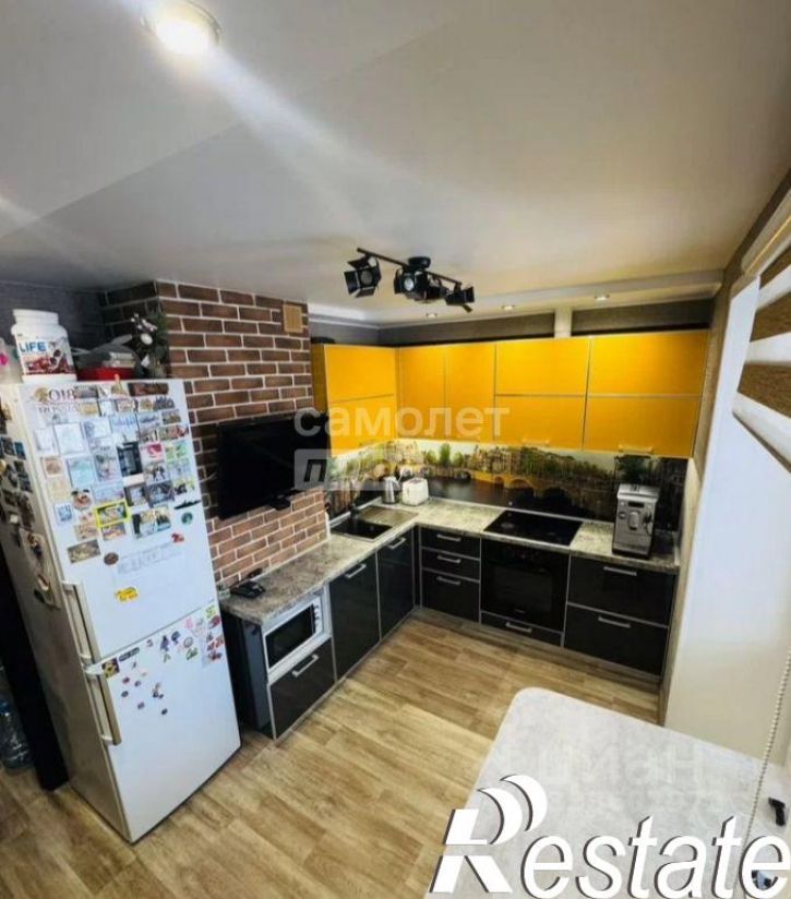 2-комн квартира улица Хренникова, 1,  д. 1