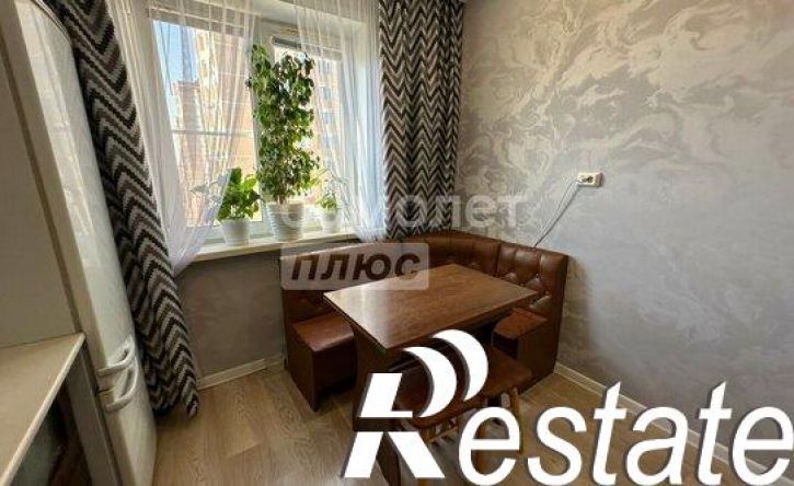 3-комн квартира улица Лутова, 16,  д. 16