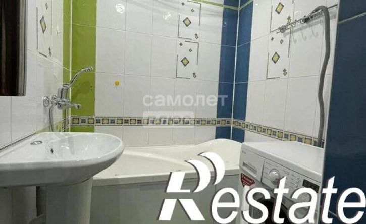 4-комн квартира улица 8 Марта, 30,  д. 30