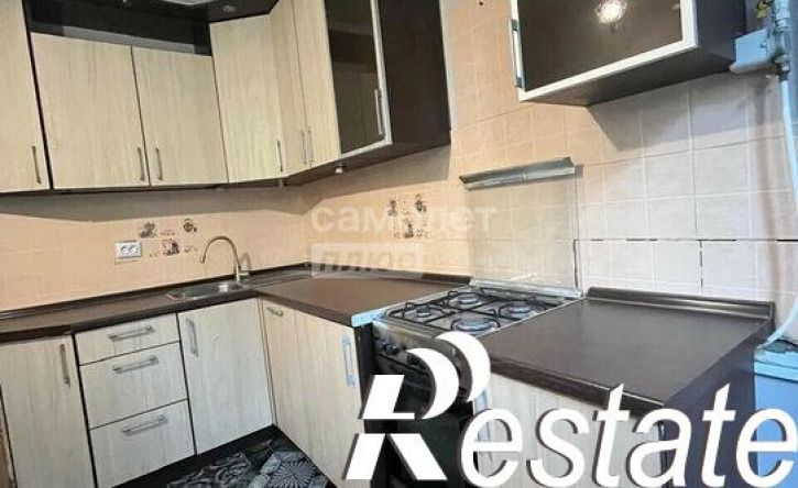 4-комн квартира улица 8 Марта, 30,  д. 30