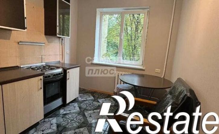 4-комн квартира улица 8 Марта, 30,  д. 30