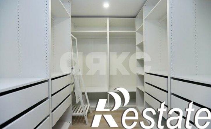 4-комн квартира улица Бехтеева, 5,  д. 5