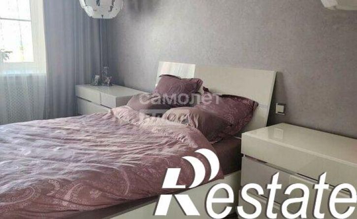 3-комн квартира улица Свиридова, 18,  д. 18
