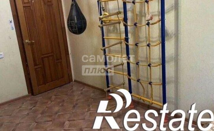 3-комн квартира улица Энергостроителей, 20,  д. 20