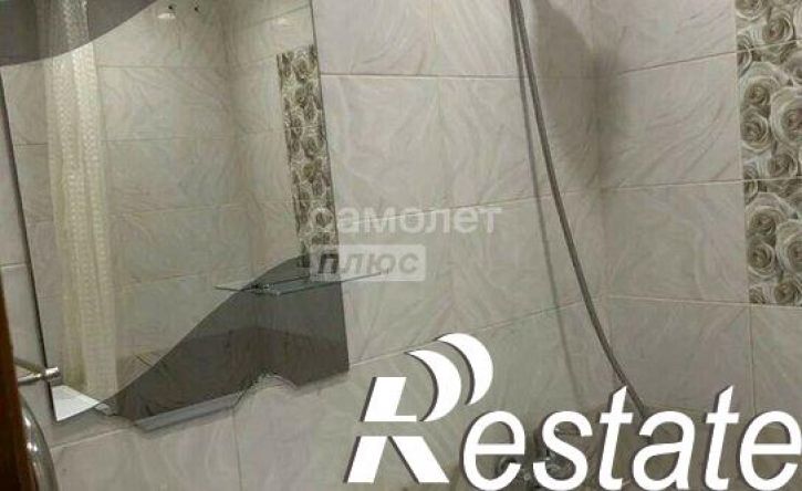 3-комн квартира улица Энергостроителей, 20,  д. 20