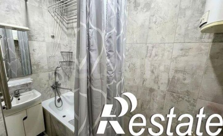 2-комн квартира улица Валентины Терешковой, 13Б,  д. 13Б