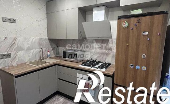 2-комн квартира проспект Победы, 27,  д. 27