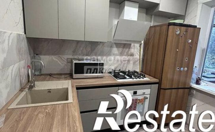 2-комн квартира проспект Победы, 27,  д. 27
