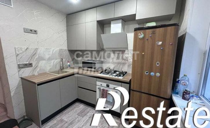2-комн квартира проспект Победы, 27,  д. 27